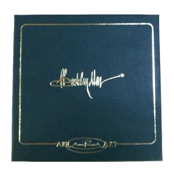 ANNA-PERENNA Christmas Skaters 3.25" handing porcelain disc, numbered D517/5000 - Picture 3 of 3